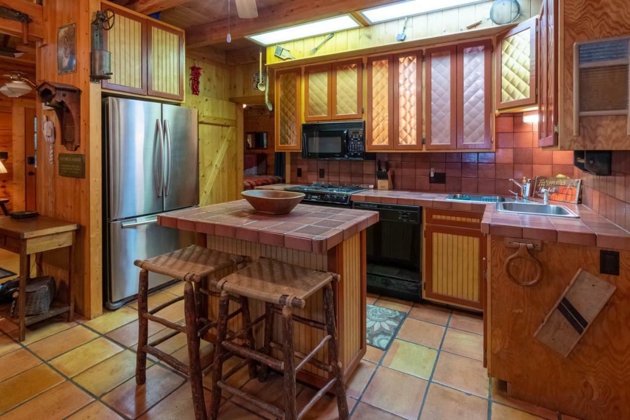 Creekside Bunkhouse Villa Whittier Exterior photo